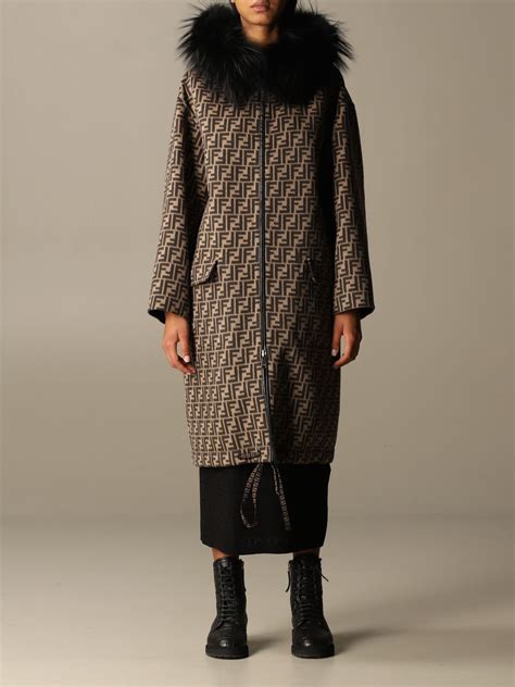 fendi cappotto arancione|Cappotto in visone multicolor .